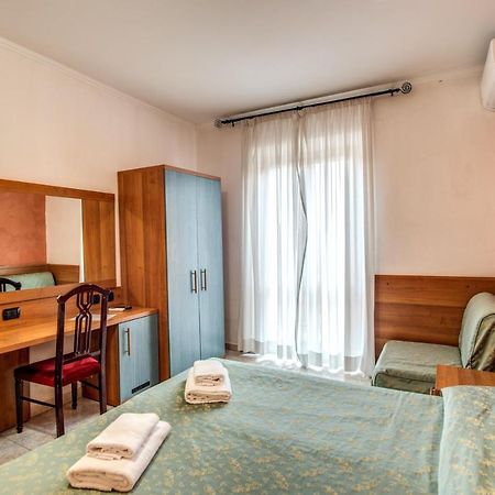Hotel Millerose Róma Kültér fotó